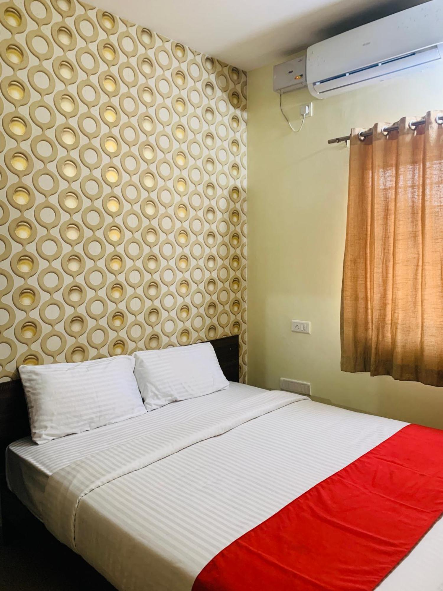 Western Silicon Hotel Kammasandra 外观 照片