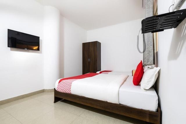 Western Silicon Hotel Kammasandra 外观 照片